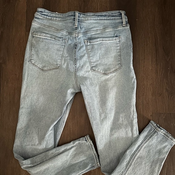 High rise crop Jean - Picture 2 of 7